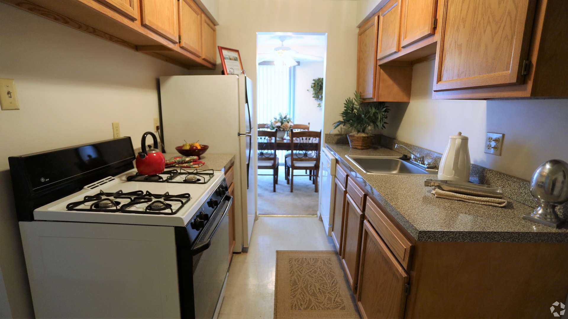 Shoregate Towers kitchen in Willowick, Ohio
