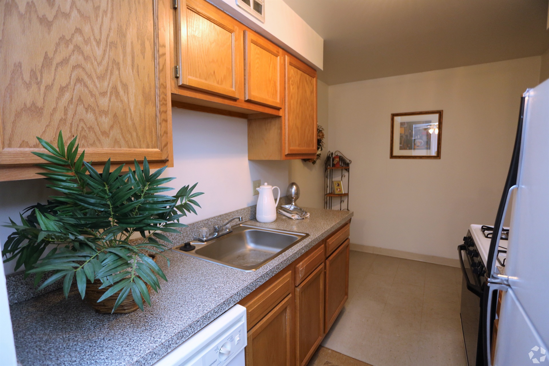 Shoregate Towers kitchen in Willowick, Ohio