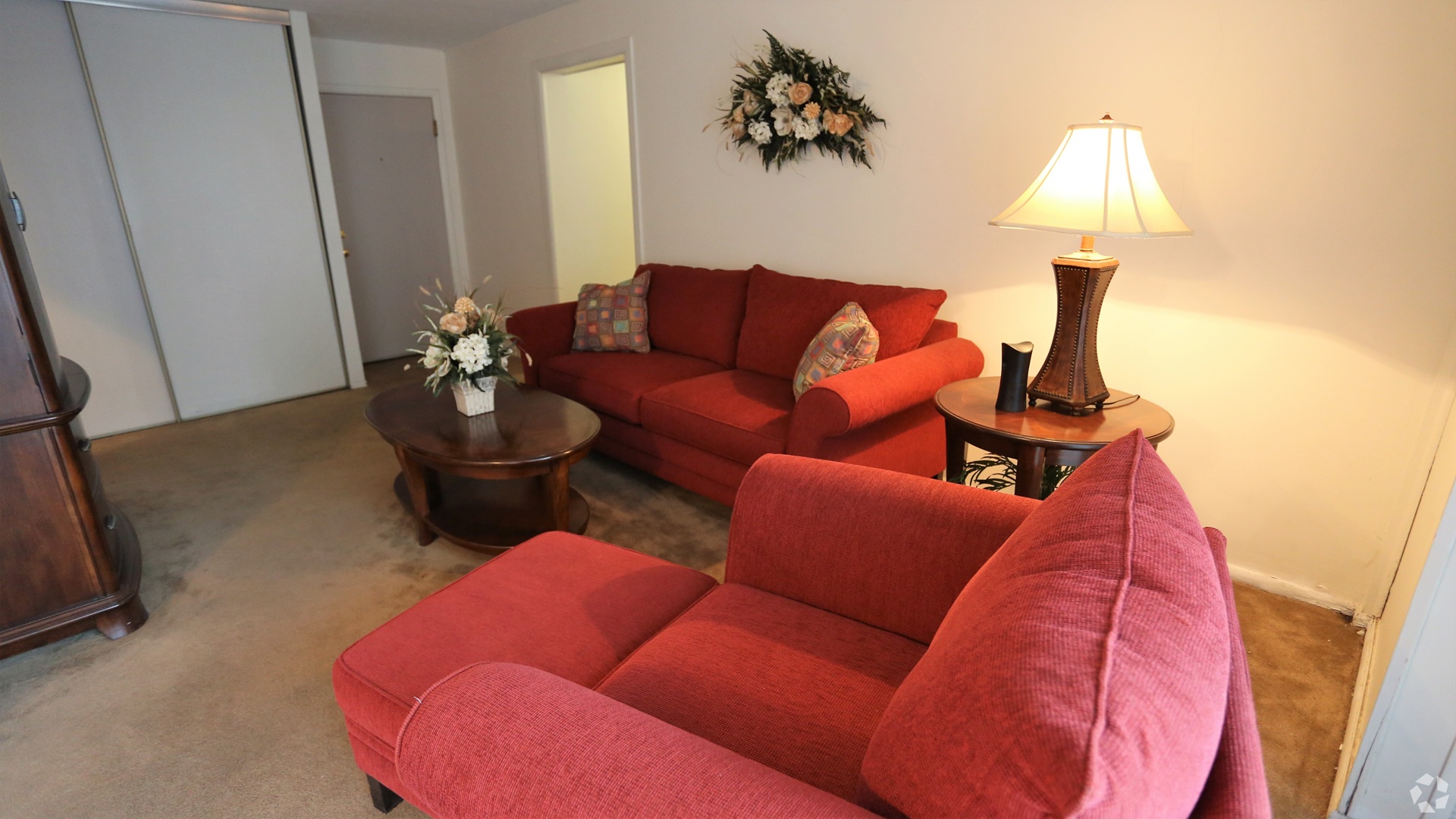 Shoregate Towers living room in Willowick, Ohio